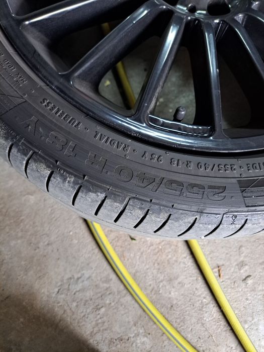 255/40/18 летни гуми дот21 / Бартер за 245/40/18