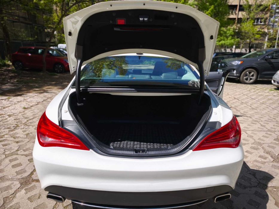 Mercedes-Benz CLA 200 в перфектно състояние!