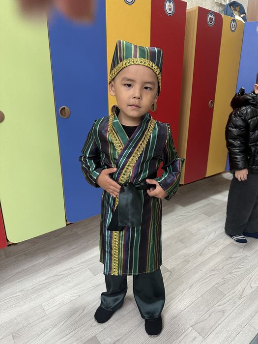 Таджикский детский костюм разных национальностей