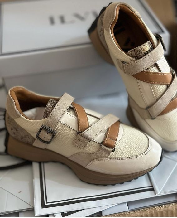 lLVI кроссовка.