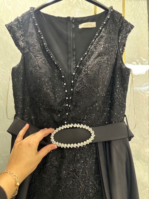 Елегантна черна официална рокля