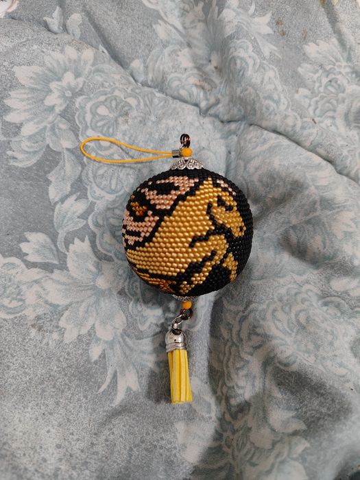 Новоръчни топки.