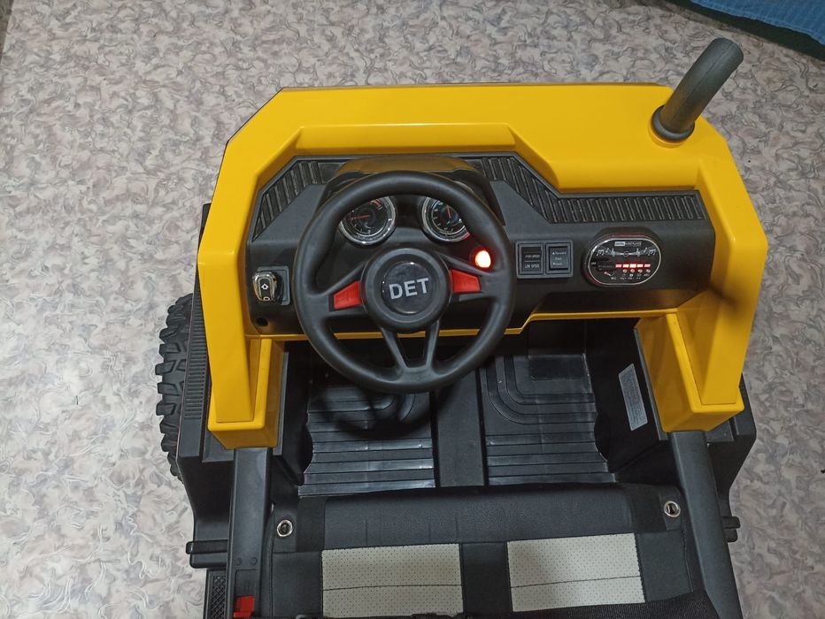 Продам детскую машину