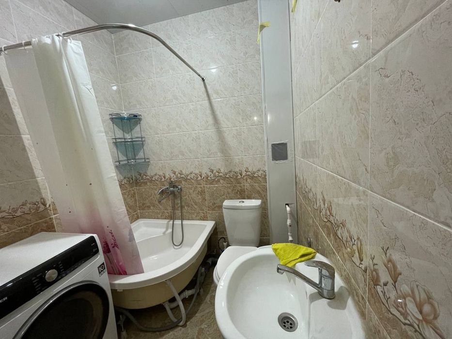 Уз саламан олдида  Янги курилган Дом.