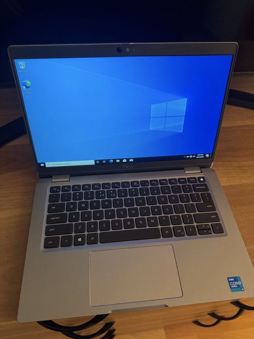 Vand laptop Dell Latitude 5320 i5-1145G7 16GB RAM 256GB SSD Touchscreen Tastatura iluminata
