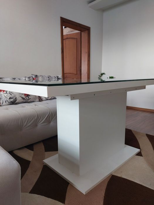 Трапезна маса