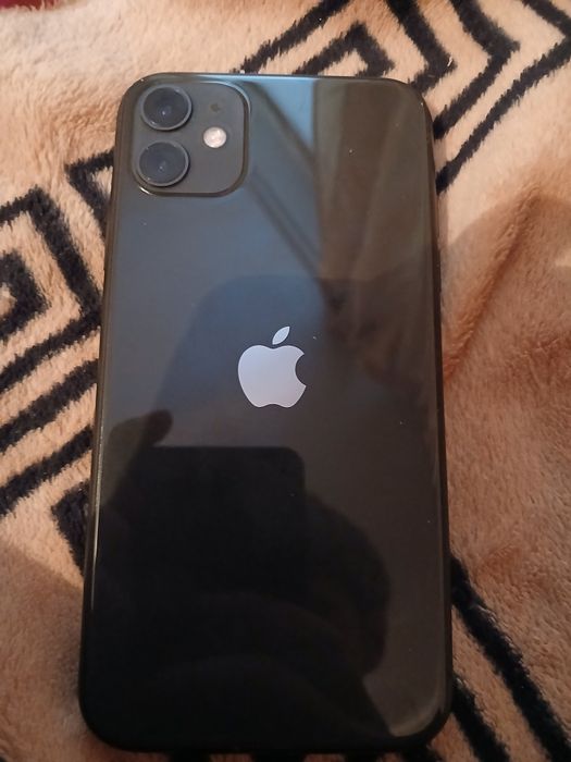 Продам айфон 11 срочно