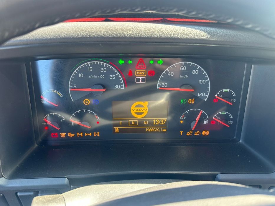 Ansamblu Volvo FH 440 / Schmitz Varios