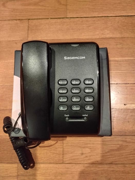 Домашен /стационарен/ телефон.