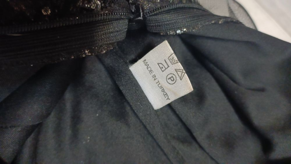 Вечернее платье с пайетками