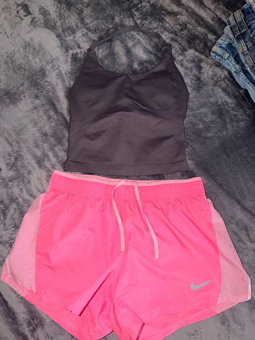 Дамски спортен комплект розов nike soze xs/s