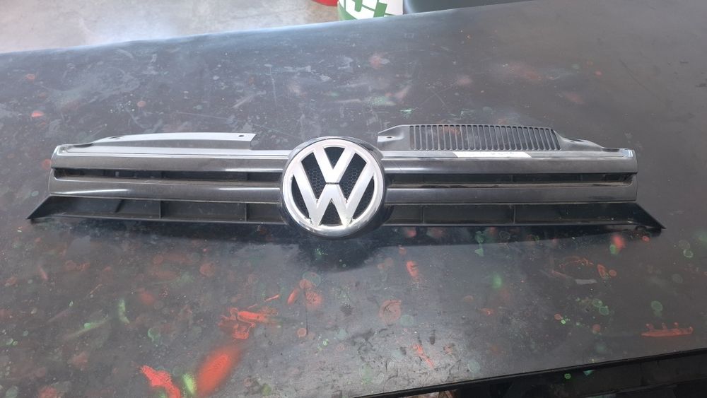 Vand grila cu sigla Volkswagen Golf 6
