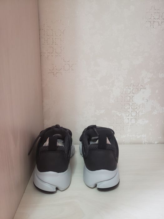 Nike кроссовки Presto,серые,оригинал,женские кроссовки,37.5