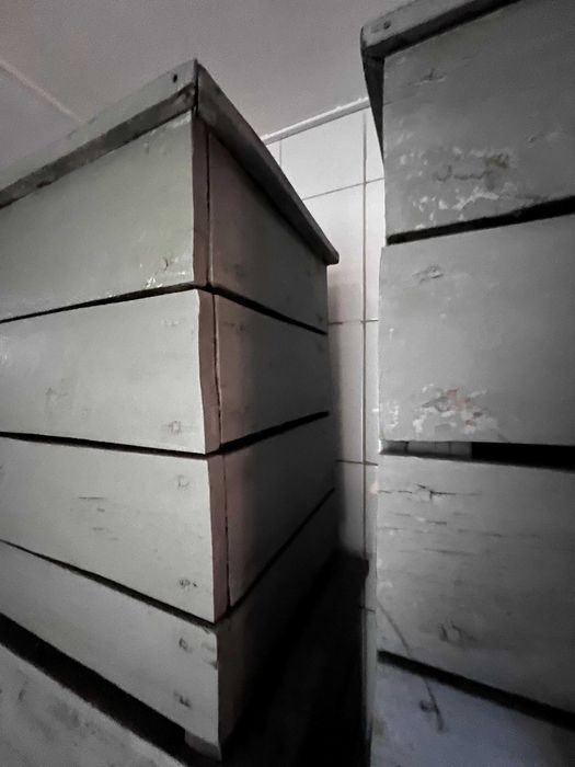 Вазоны деревянные б/у