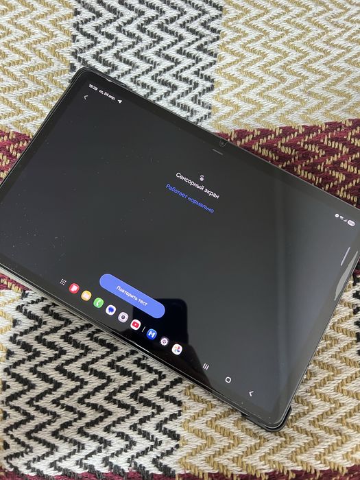 Отличный планшет Samsung Galaxy Tab S9