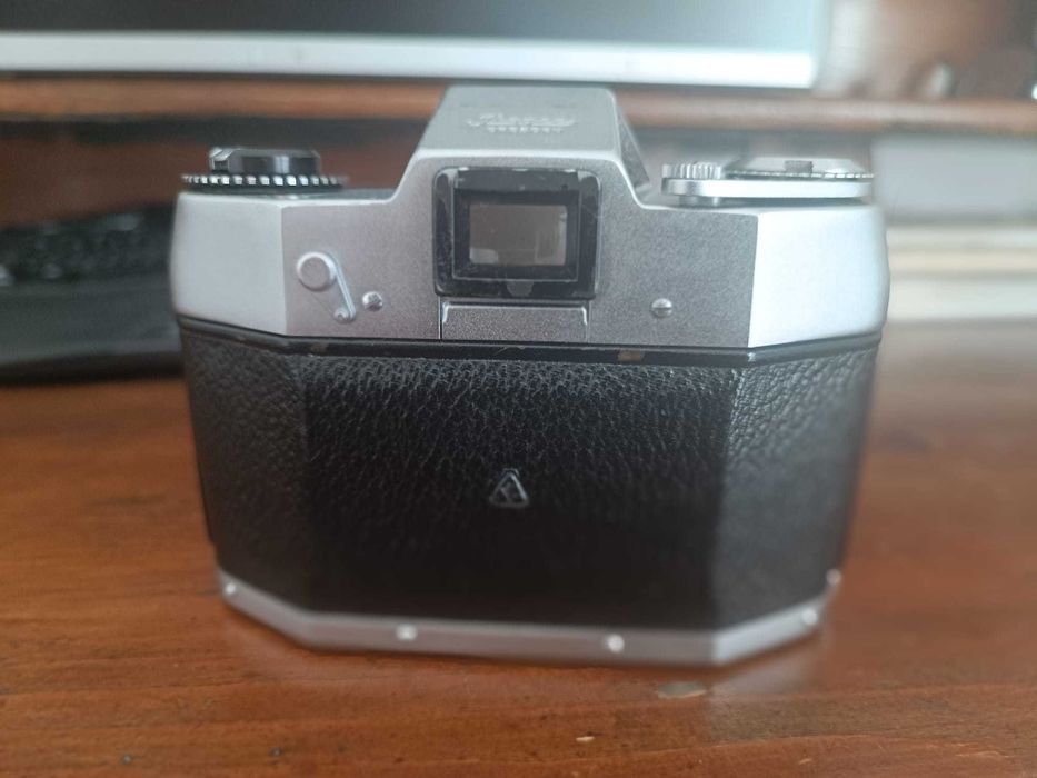 Aparat foto SLR EXA 500 cu Domiplan m42
