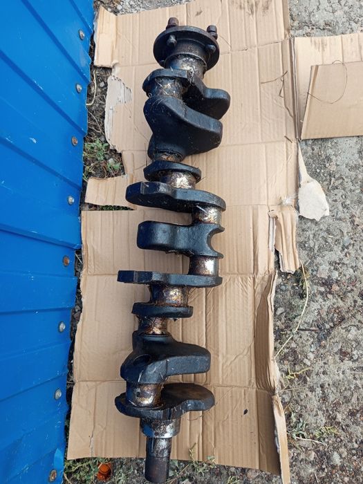 Каленвал газ 52 .