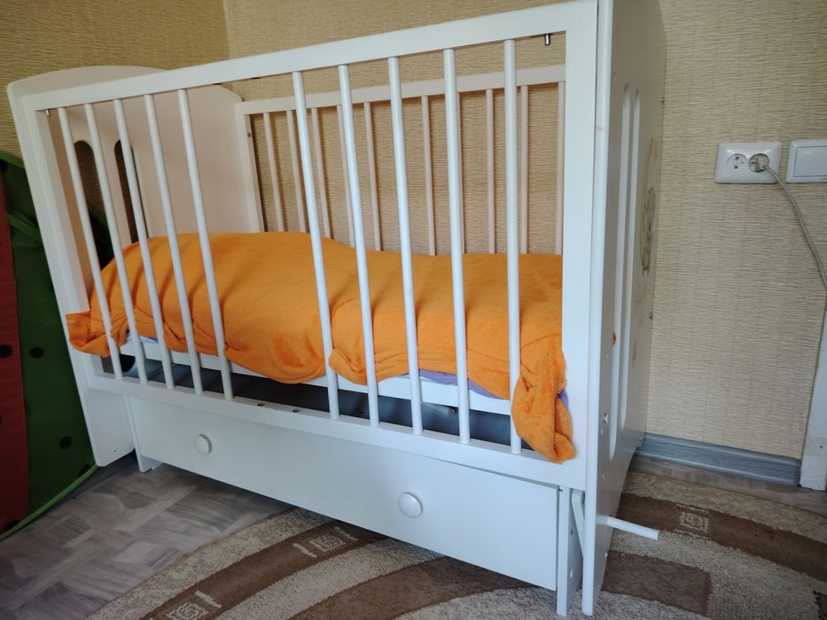 Детскся кроватка