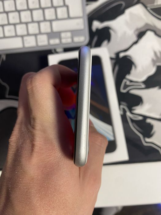 iPhone SE 2 64gb 79% (Состояние: Отличное)