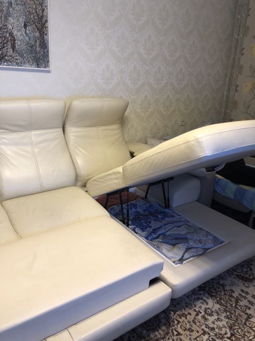 Продам кожаный диван