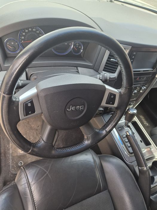 Jeep Grand Cherokee WK 6.1 srt 8 на части!