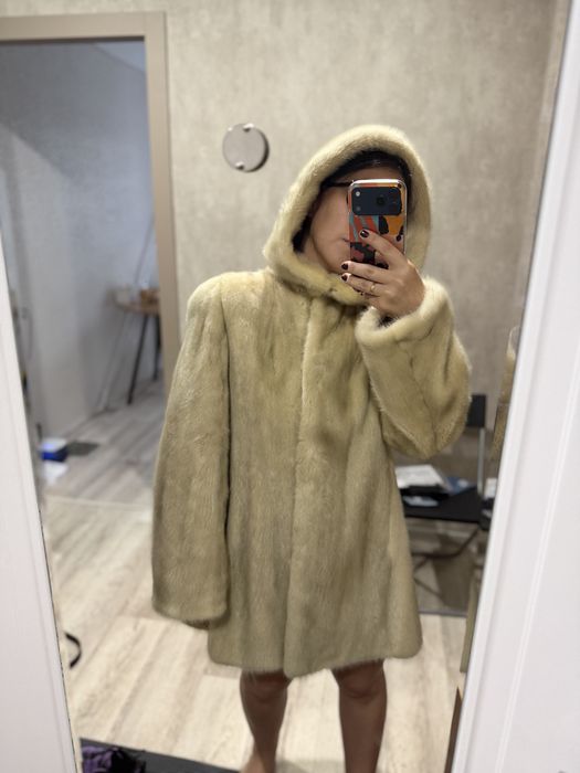 Продам шубу женскую норковую