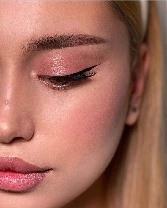 Макияж . Опытный визажист