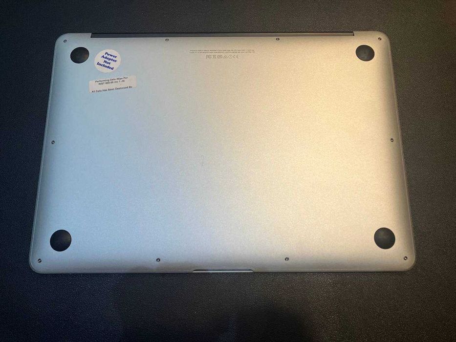 Macbook Air  13 (2017) - 8 GB ОЗУ,  256 GB SSD