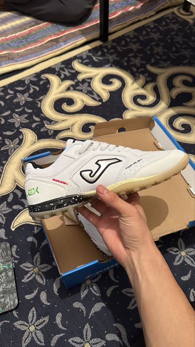 Joma сороконожки продаю