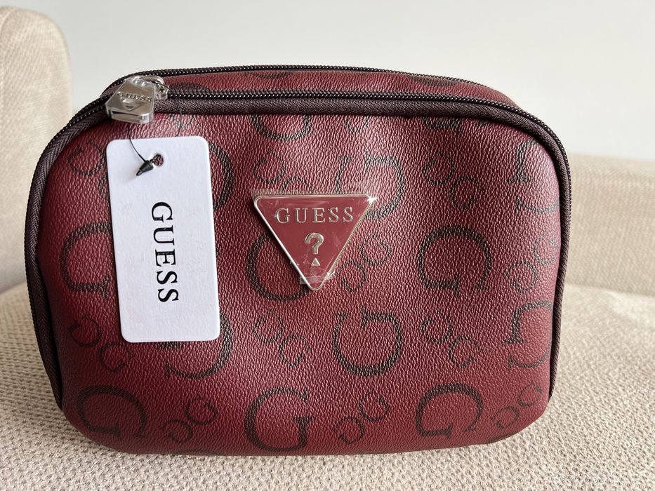 Нови оригинални несесери Guess, Furla, Ted Baker