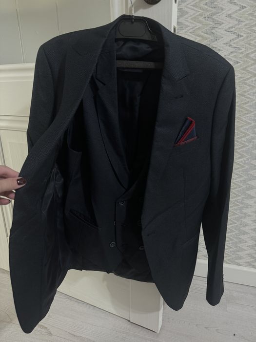 Продам мужской костюм