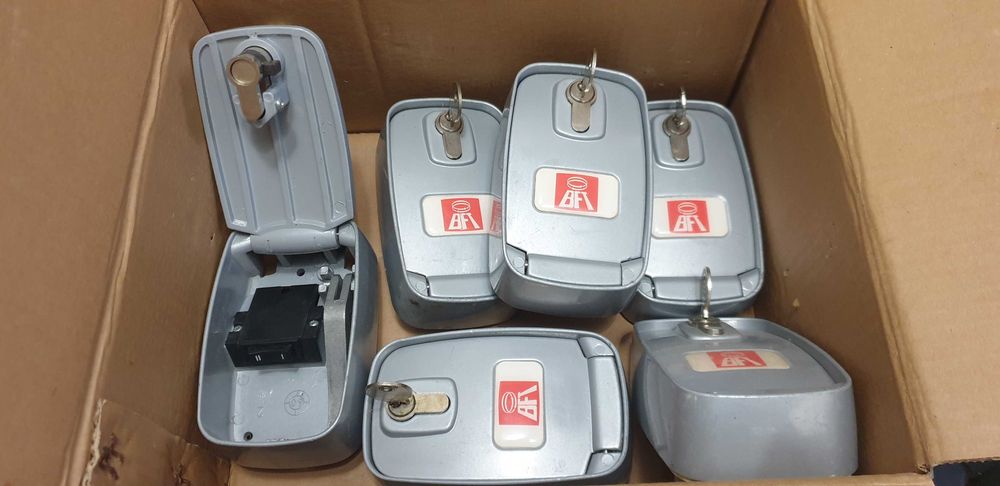 Grilaj rulou exterior antiefractie electric 240 x 250 utilizat 6 buc