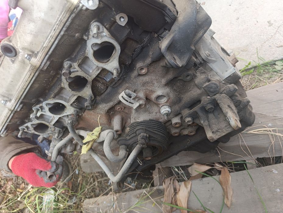 Мазда 626  мотор 16 клапаны  донс.