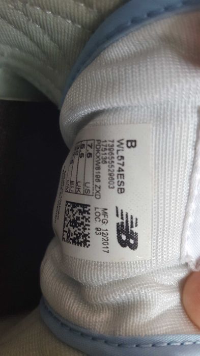 Сини велурени маратонки New Balance 574 Classic за момиче с р-р EUR38