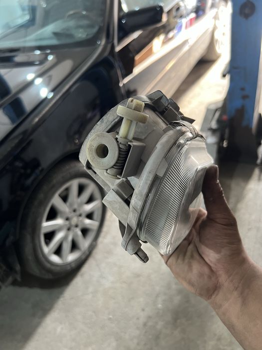 Продаю туманки на мерс 210 до рест