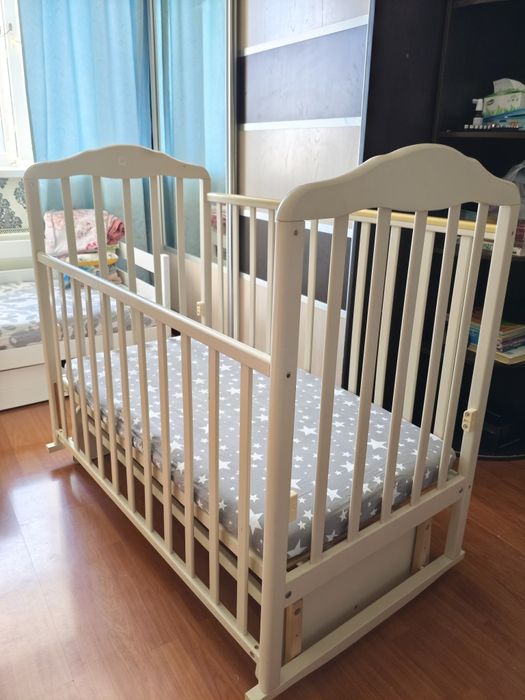 Детская кроватка