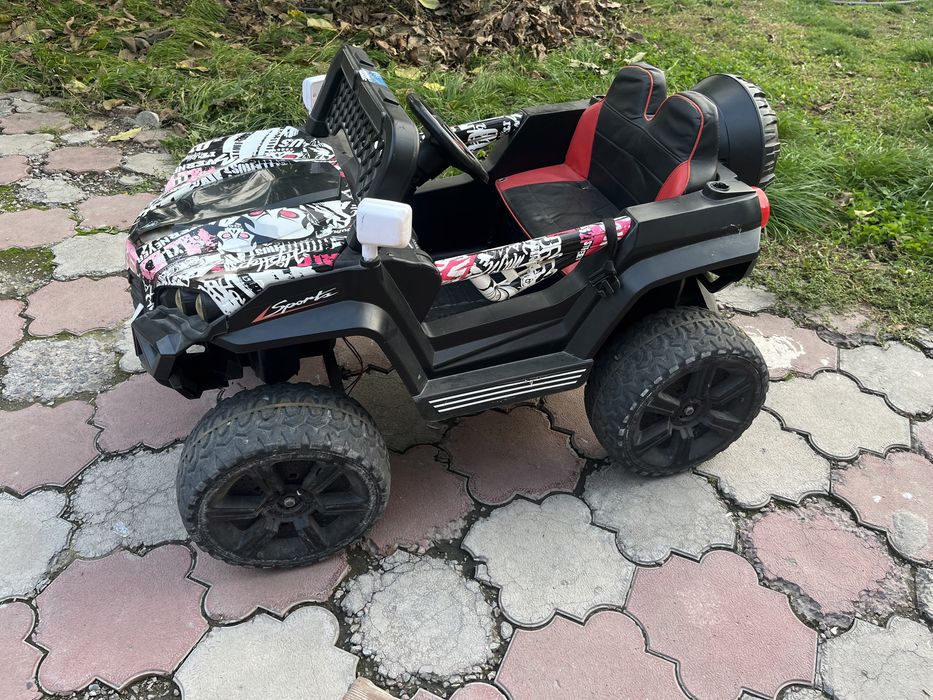 Продам детскую машину