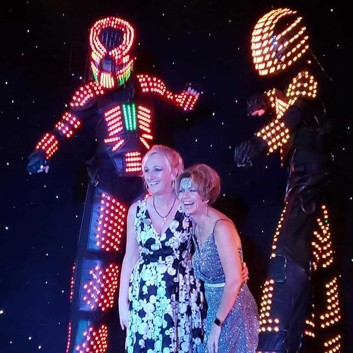 Robot LED cu Lasere pe Picioroange - Show Lumini Evenimente Party