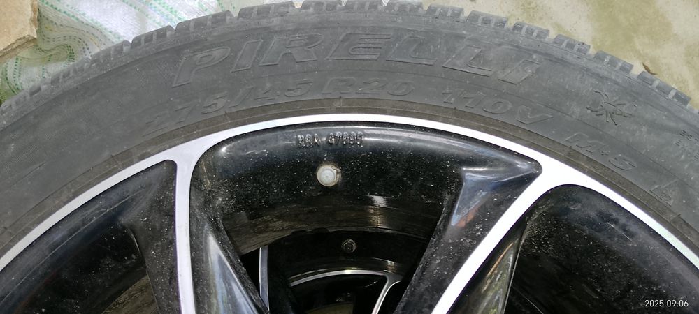 Продавам джанти с гуми Mercedes за ML и CLS x 20”