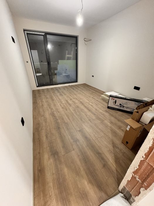 Продавам висококачествен ламиниран паркет Krono Original