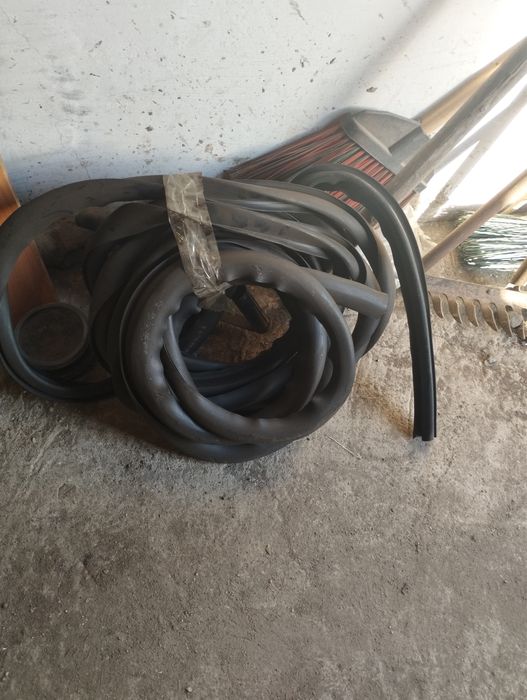 Продам уплотнительную резинку