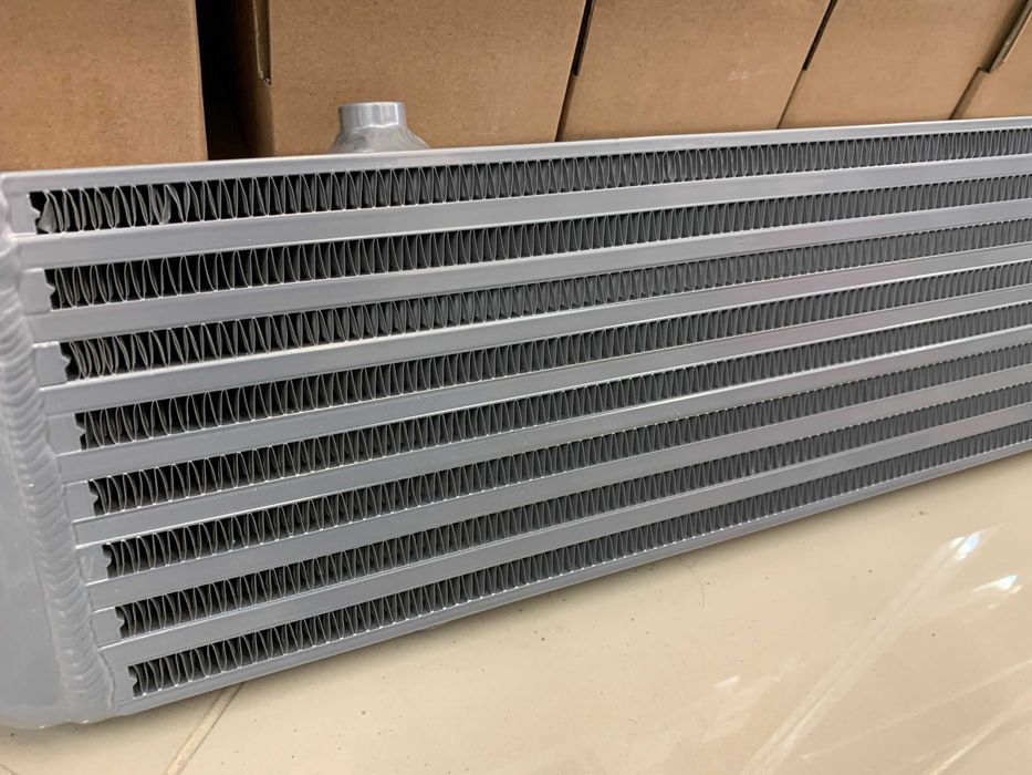 TurboWorks универсален интеркулер Intercooler 550x140x65 вход 63мм