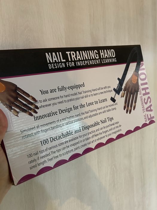 Тренировъчна ръка за маникьор