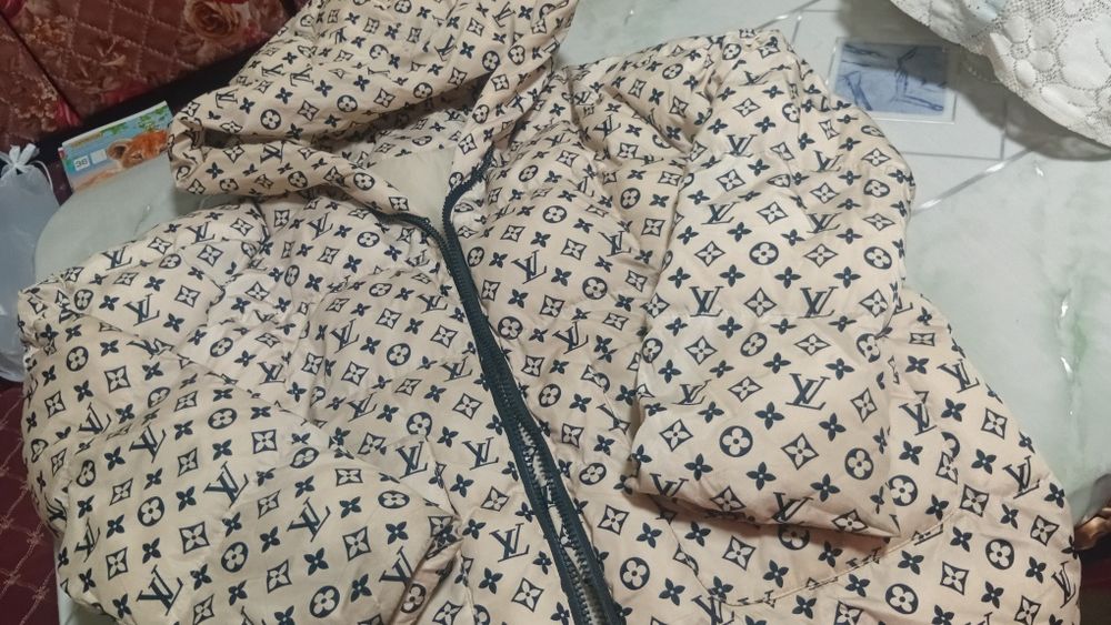 Женская куртка новая