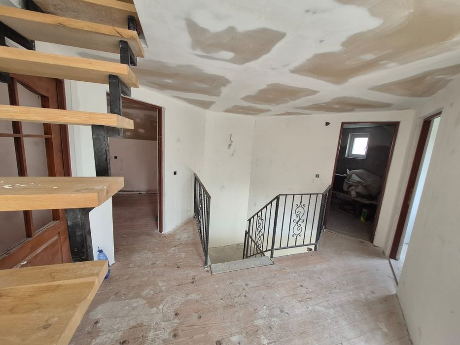 Casă īn zona Szeceny  de vânzare sau schimb cu apartament