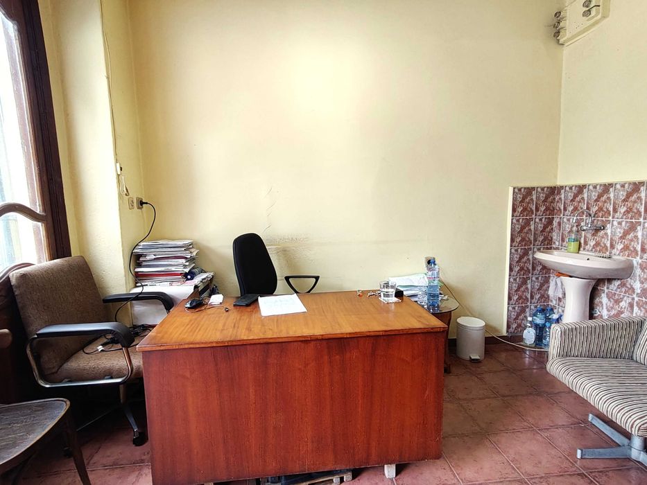 Евтино помещение на супер локация срещу стария съд във Възраждане