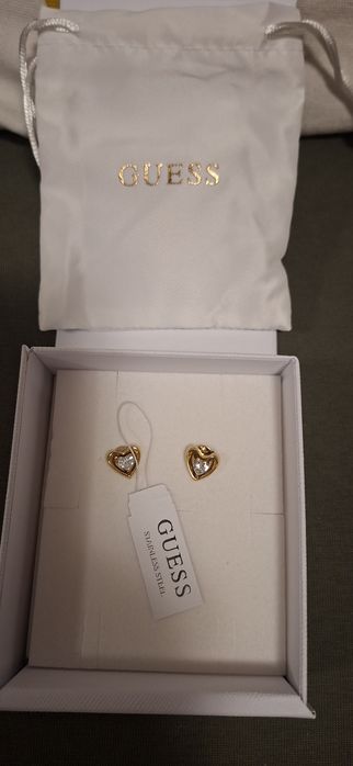 Обеци Guess сърца с камъче