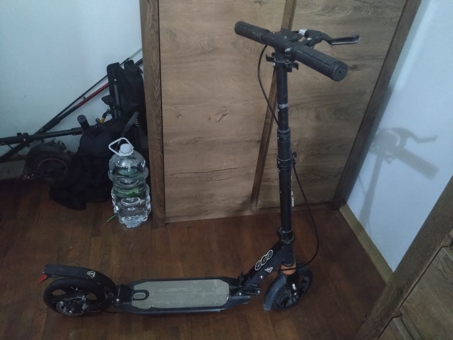 Vând trotinetă pentru copii