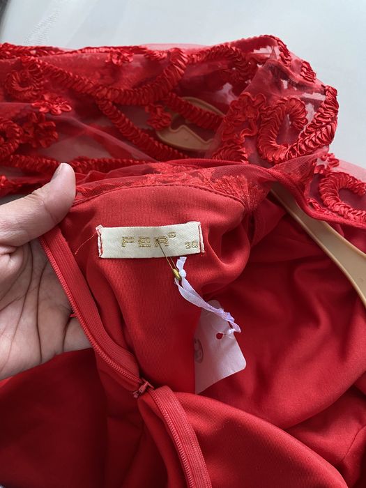 Срочно продам новый платья..