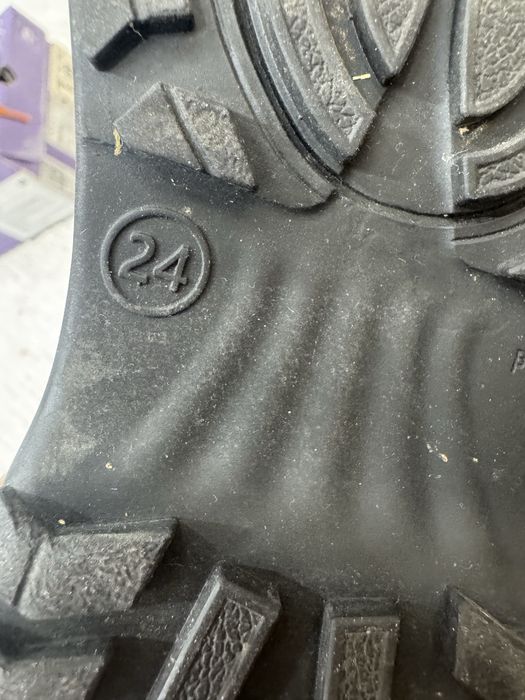 Продам ботинки tiflani